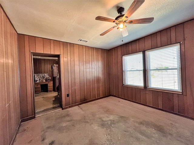 200 S Hartford St, Marfa, TX 79843