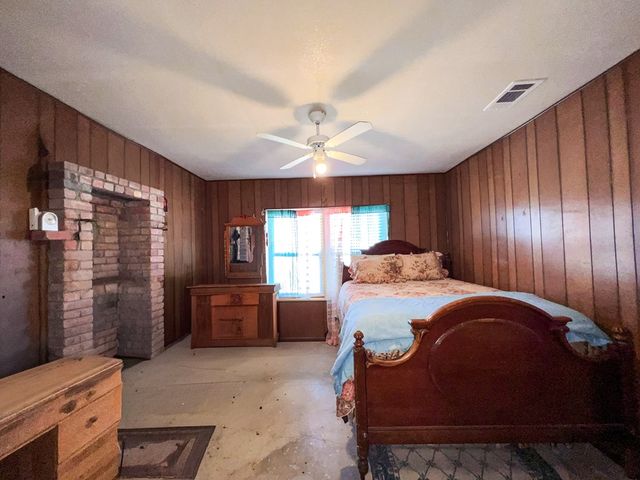 200 S Hartford St, Marfa, TX 79843