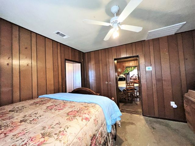 200 S Hartford St, Marfa, TX 79843