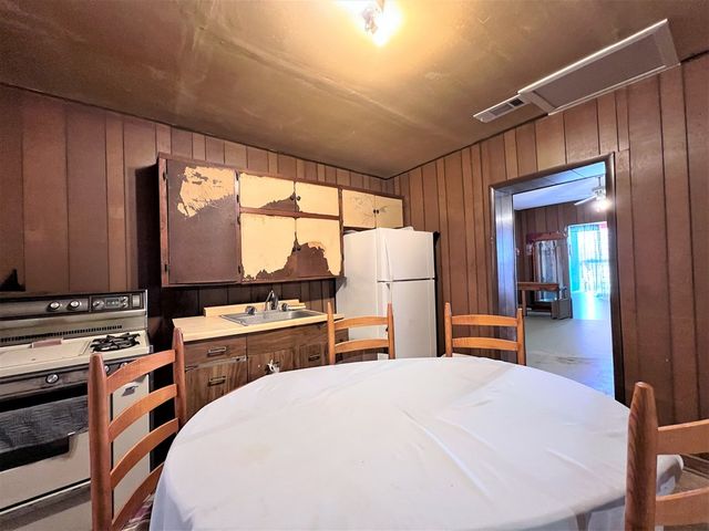 200 S Hartford St, Marfa, TX 79843