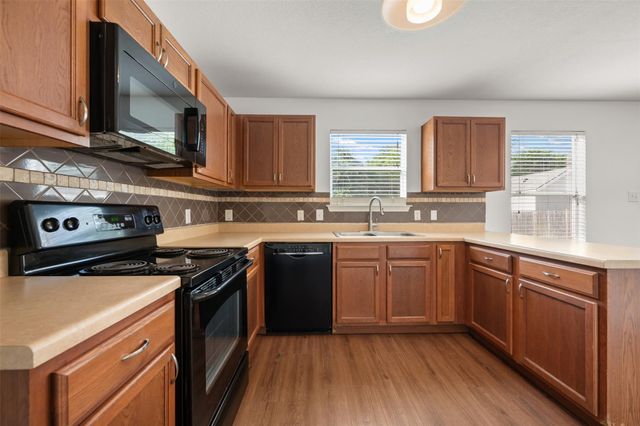906 Indian Meadow DR, Georgetown, TX 78626