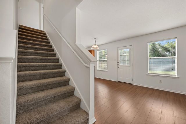 906 Indian Meadow DR, Georgetown, TX 78626