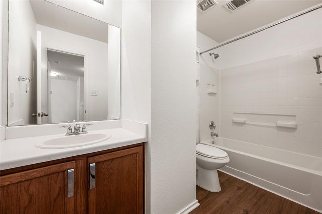 906 Indian Meadow DR, Georgetown, TX 78626