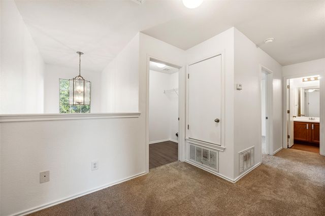 906 Indian Meadow DR, Georgetown, TX 78626