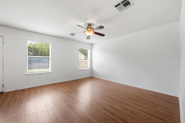 906 Indian Meadow DR, Georgetown, TX 78626