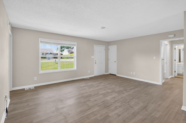 1009 Monica Dr, Clarksville, TN 37042