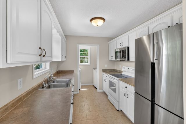 1009 Monica Dr, Clarksville, TN 37042