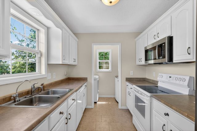 1009 Monica Dr, Clarksville, TN 37042