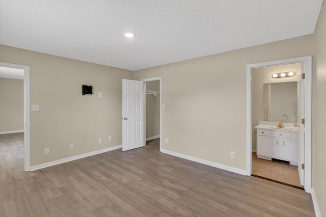 1009 Monica Dr, Clarksville, TN 37042