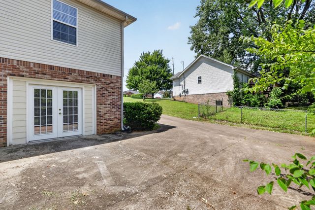 1009 Monica Dr, Clarksville, TN 37042
