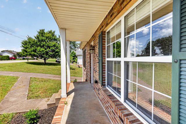 1009 Monica Dr, Clarksville, TN 37042