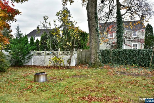 82 Grove Street, Waldwick, NJ 07463