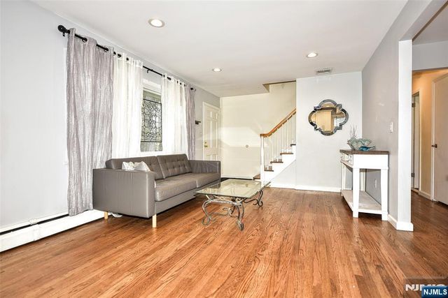 82 Grove Street, Waldwick, NJ 07463