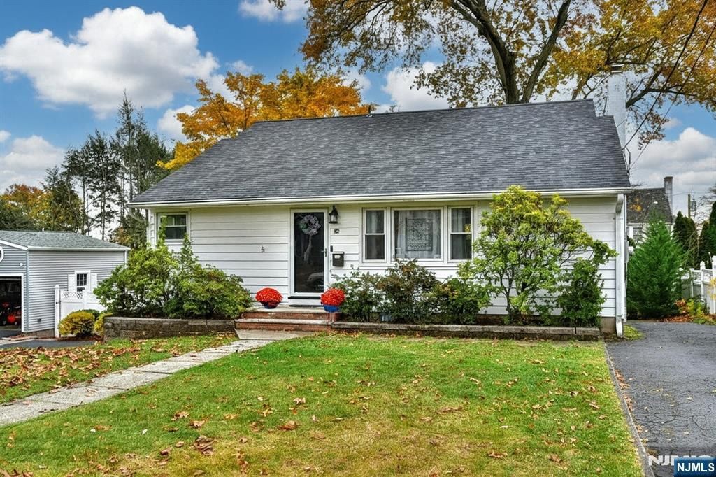 82 Grove Street, Waldwick, NJ 07463