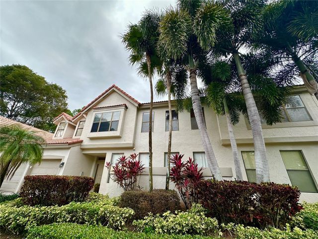 5790 Coach House Cir E, Boca Raton, FL 33486