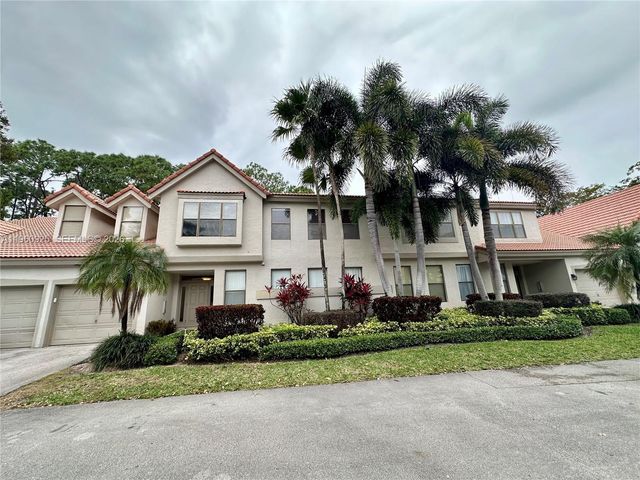 5790 Coach House Cir E, Boca Raton, FL 33486