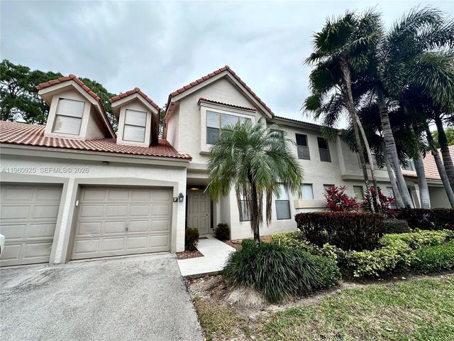 5790 Coach House Cir E, Boca Raton, FL 33486