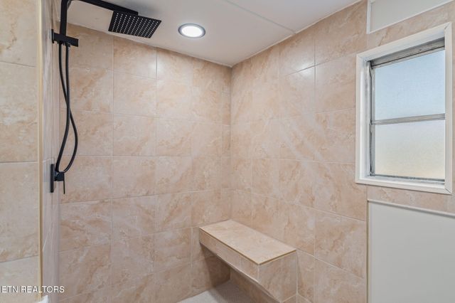 817 Vanessa Way, Heiskell, TN 37754