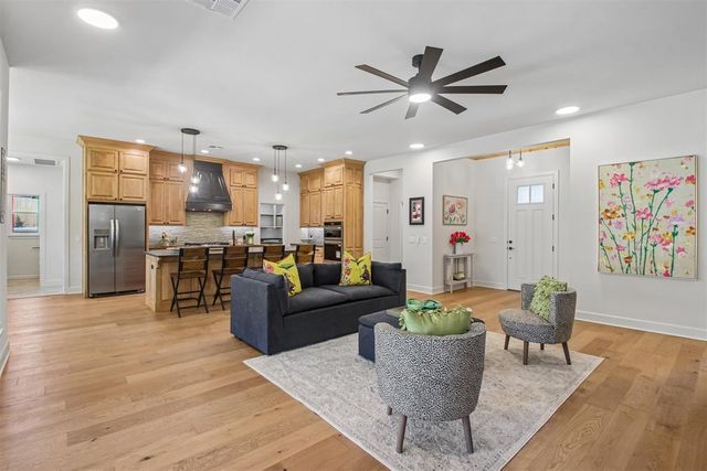 2100 Ingels Circle, Norman, OK 73071