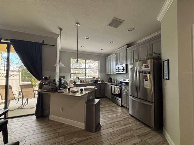 9136 FOX SPARROW ROAD, Tampa, FL 33626