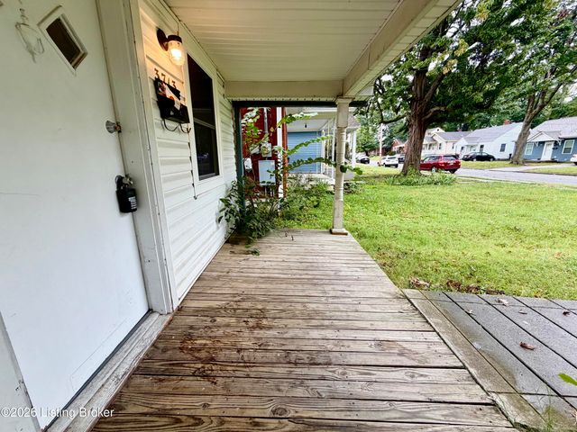 3713 Center St, Louisville, KY 40215