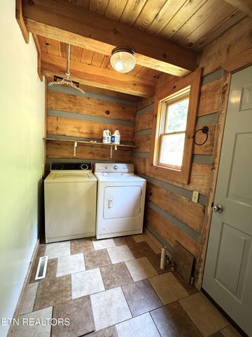453 Trentham Hollow Rd, Parrottsville, TN 37843