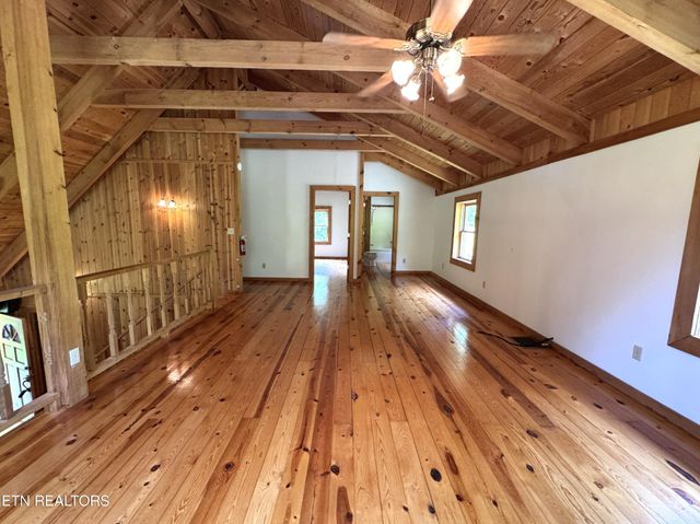 453 Trentham Hollow Rd, Parrottsville, TN 37843