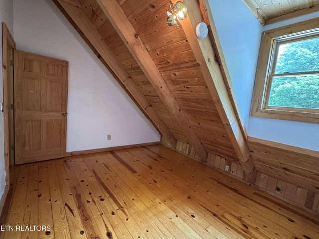 453 Trentham Hollow Rd, Parrottsville, TN 37843