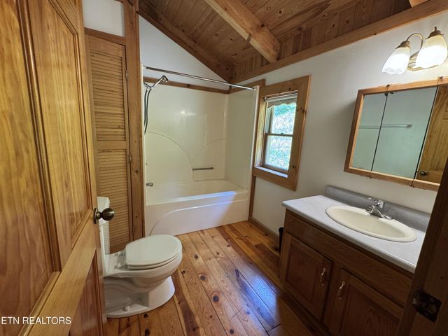 453 Trentham Hollow Rd, Parrottsville, TN 37843