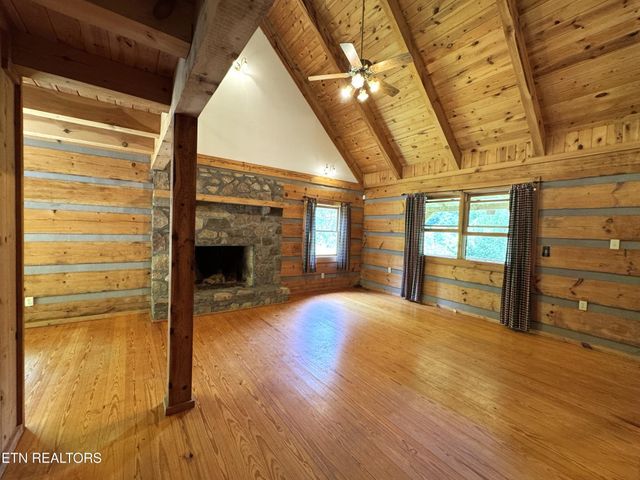 453 Trentham Hollow Rd, Parrottsville, TN 37843