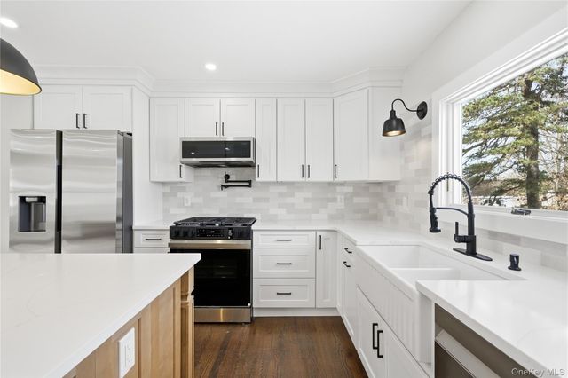 22 Kennedy Drive, Centereach, NY 11720