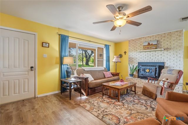 210 Lake Loop, Tow, TX 78672