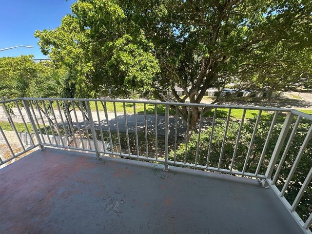 1805 Sans Souci Blvd 333, North Miami, FL 33181