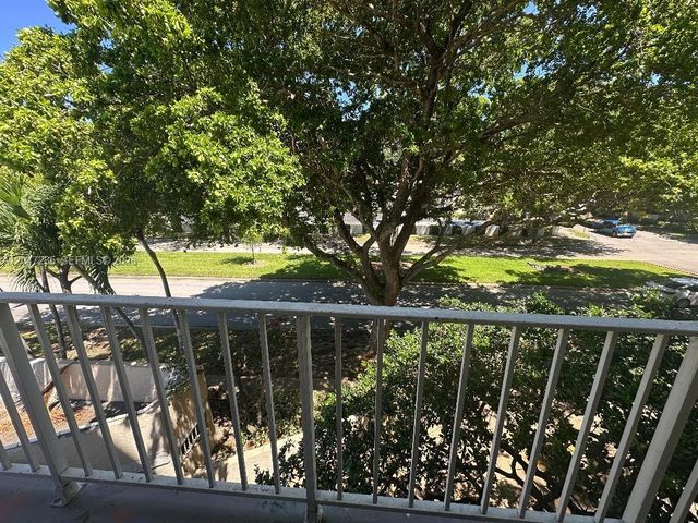 1805 Sans Souci Blvd 333, North Miami, FL 33181