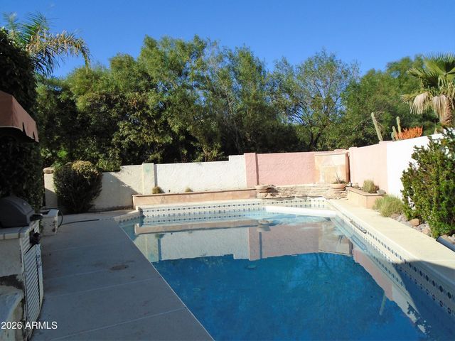 1910 E Winter Drive, Phoenix, AZ 85020
