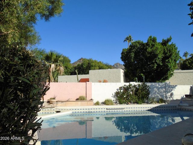 1910 E Winter Drive, Phoenix, AZ 85020