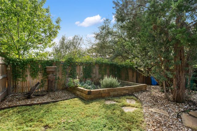 503 S Meadowlark ST A, Lakeway, TX 78734