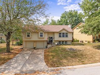 303 KIMBERLY Drive, Belton, MO 64012