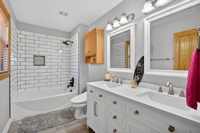 4535 Zilker Drive, Pleasant Hill, IA 50327