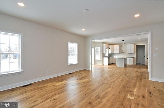 208 SCHWENK RD, Perkiomenville, PA 18074