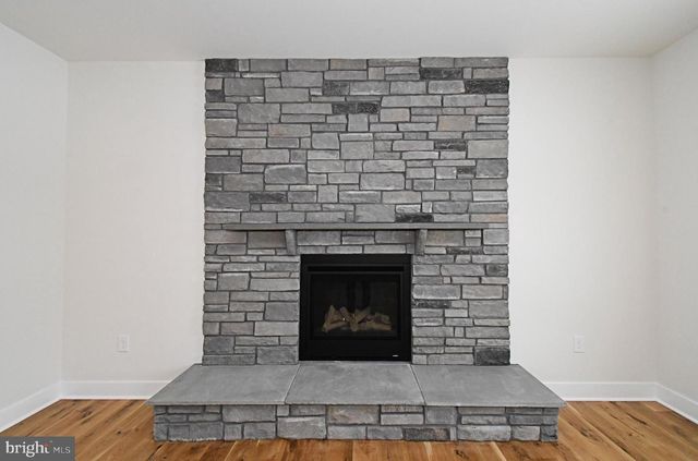 208 SCHWENK RD, Perkiomenville, PA 18074