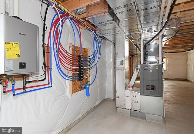 208 SCHWENK RD, Perkiomenville, PA 18074