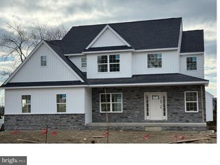 208 SCHWENK RD, Perkiomenville, PA 18074