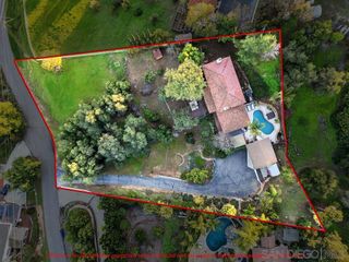 2460 Reill View Dr, Escondido, CA 92025