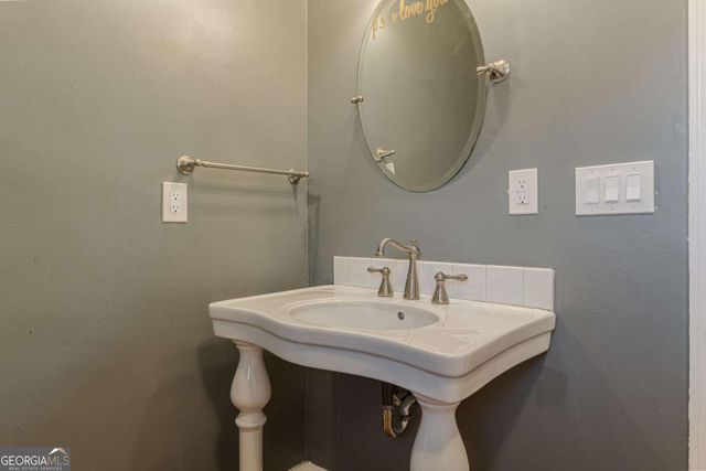 3349 Old Jonesboro Road, Hapeville, GA 30354