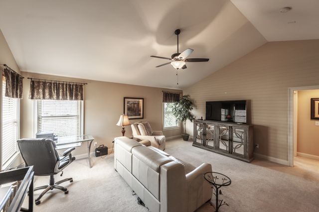 1624 Kelvington Blvd, Gallatin, TN 37066