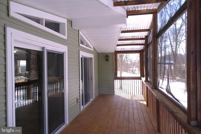 329 LONGVIEW RD, Boyertown, PA 19512