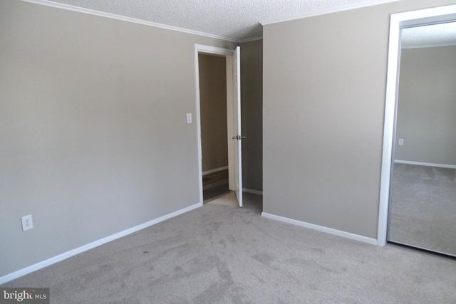 329 LONGVIEW RD, Boyertown, PA 19512