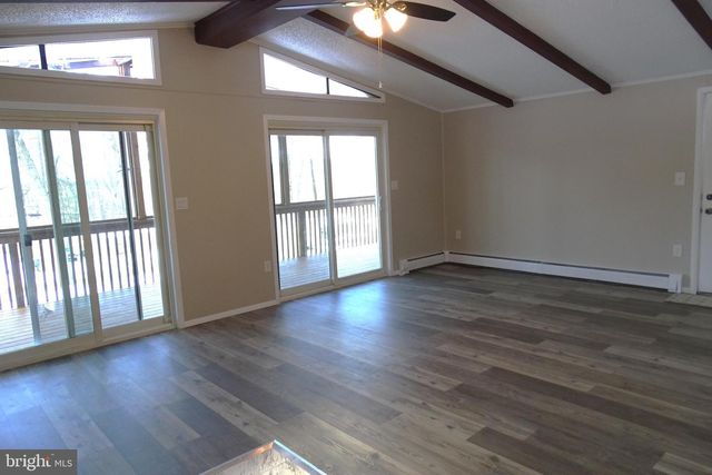 329 LONGVIEW RD, Boyertown, PA 19512