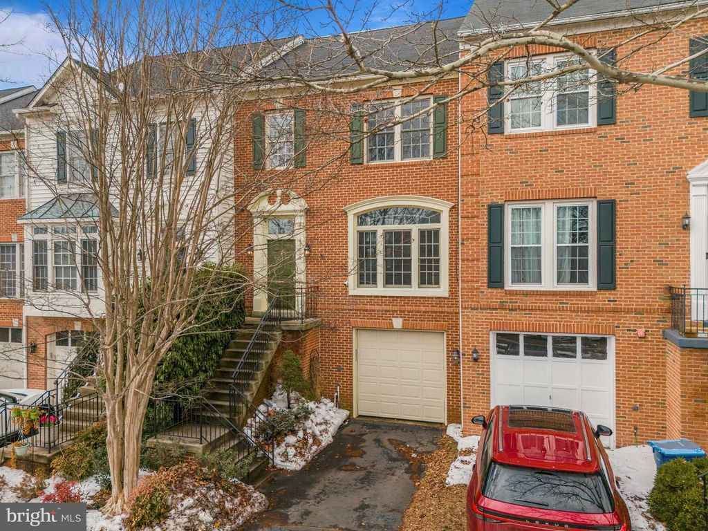 43003 GOLF VIEW DR, Chantilly, VA 20152